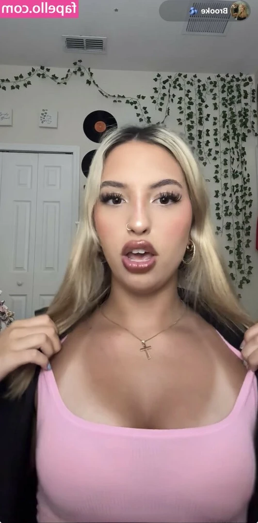 Cloud ASMR [ cloud-asmr ] - Care to slide over and in between my oily soles!