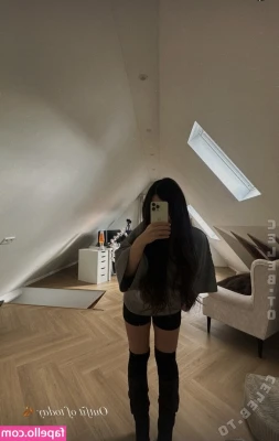 Asleyia - Showing off my ass and pretty holes... next time I should cover