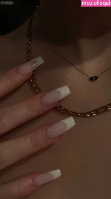 Asleyia - @fit.que.en fav game is playing with her pussy and being obedient to