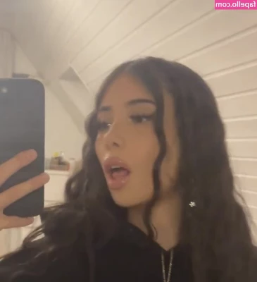 Asleyia - Hey  uhm  What s a girl gotta do to get y all to tip these fucking