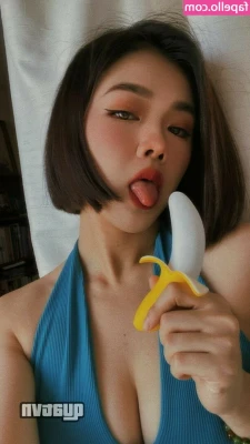 Hilovenano - Awww guys comment and like my pic and I'll post something hot and
