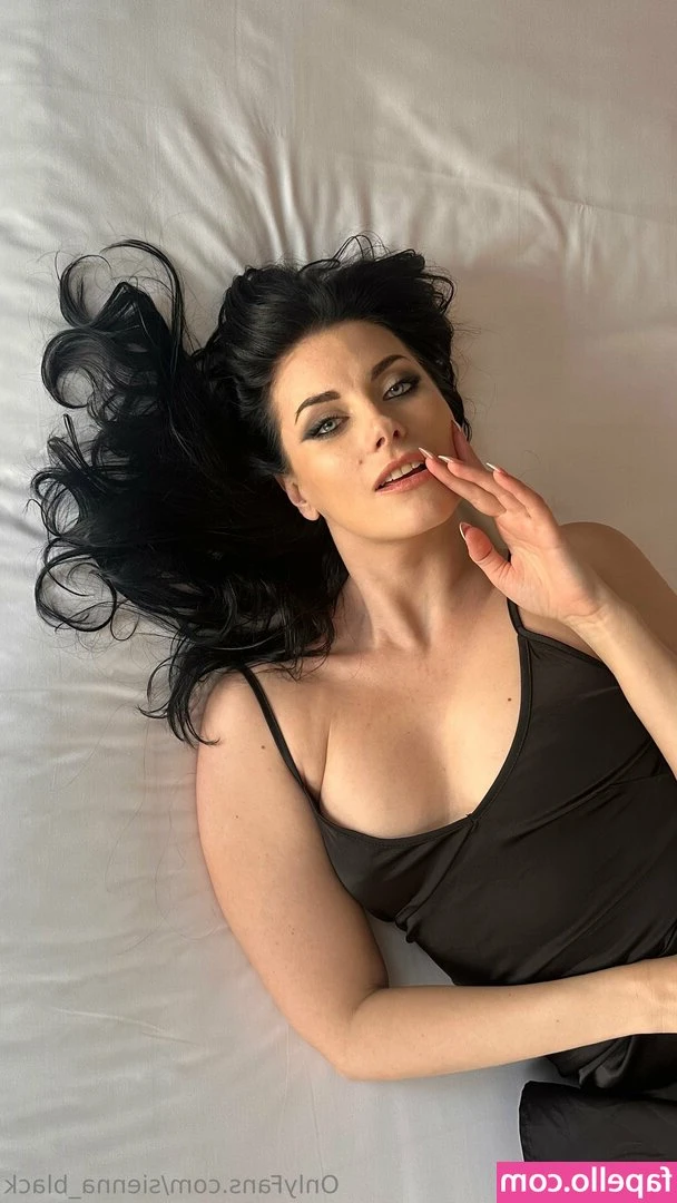 Sienna_black [ sienna-black-5 ] - Kisses and hugs! XOXO