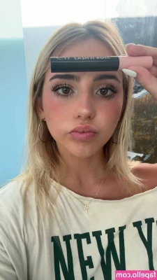 Hippicam [ hippicam-11 ] - Tell me how cute my outfit is and send me cash.