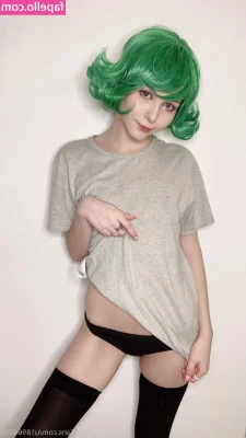 Tsuki Desu [ tsuki-desu ] - Oooo a preview who’s lucky then 😈