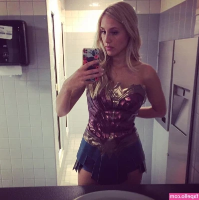 Lisa Gilroy [ lisa-gilroy ] - Who wants to fund me getting a chest throat tattoo