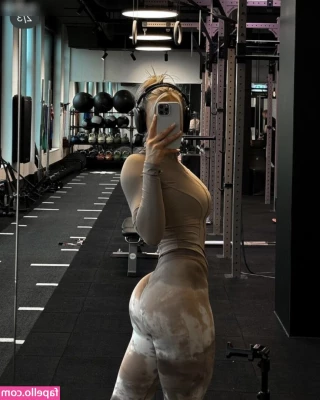 fitmitdebbs - ai  tongue  modelart  animefilter