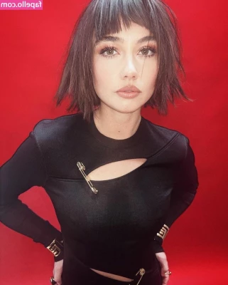 Sydney Chandler [ sydney-chandler ] - Meow luvs
