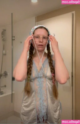 Jessie Cave [ jessie-cave-1 ] - MY FIRST 3 MINUTE VIDEO   Watch me make my bed and jiggle in my cow