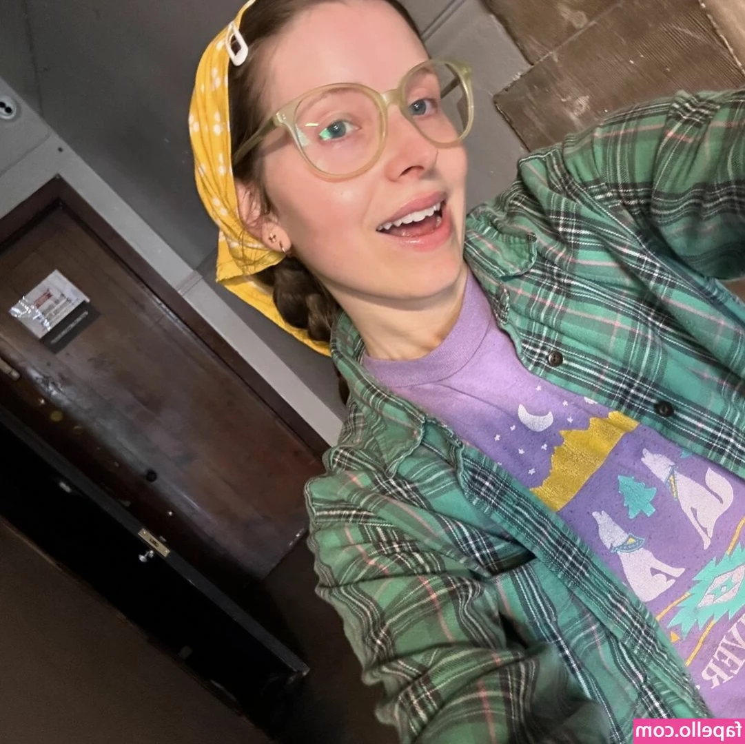 Jessie Cave [ jessie-cave-1 ] - two feet away :>