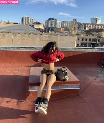 K3 - Hello Everyone... I'm going to be streaming a Girl Girl shoot LIVE