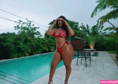 Camila Bernal [ camila-bernal-12 ] - I sent this mini set in the DMs, but in case anyone missed it and