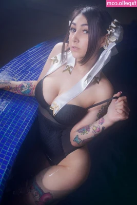 Dalin Cosplay [ dalin-cosplay ] - Which drink is your favorite 🖤🌹I’m a water drinker 😜