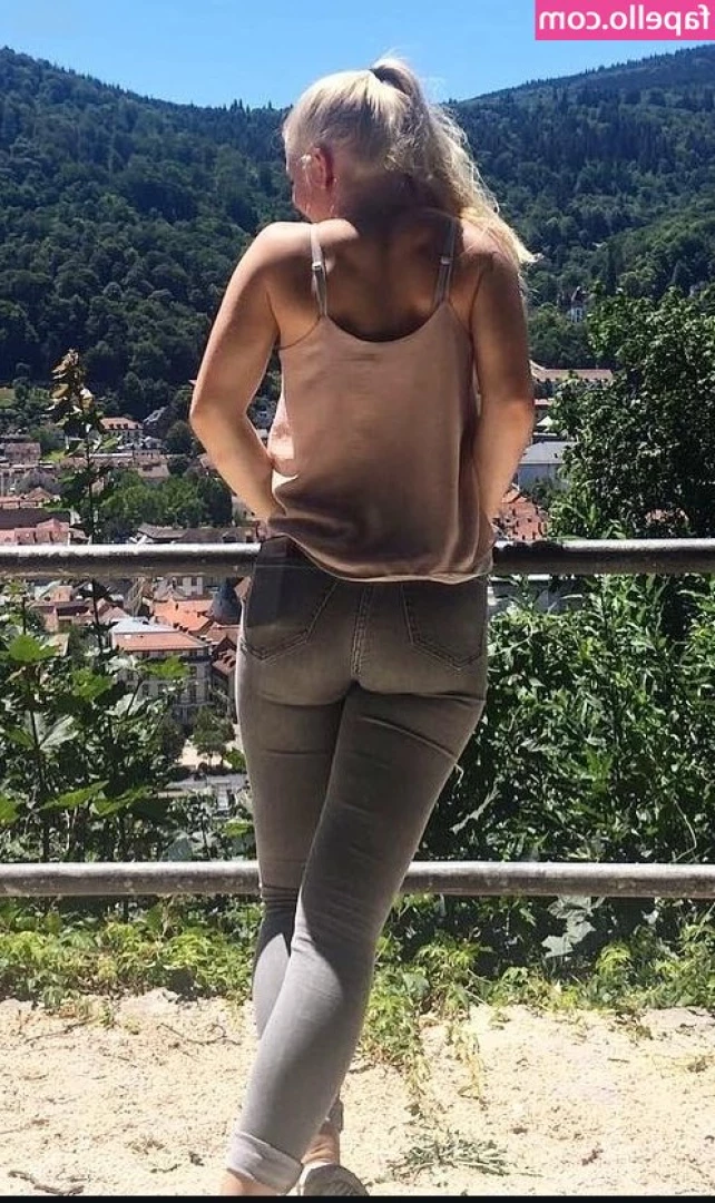 Jette Nietzard [ jette-nietzard ] - I m extremely hot  you help me cum