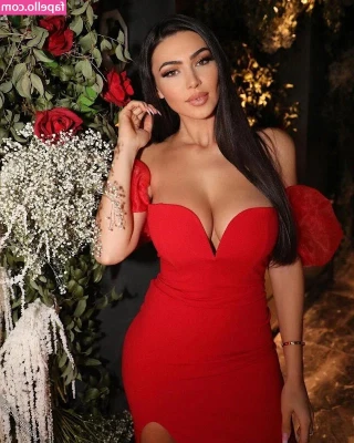 Jenna Jenovich [ jenna-jenovich ] - Moving is so stressful can’t wait to be done so I can start