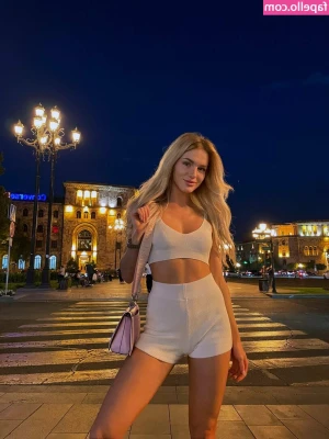Olyalelay - Now is 2am CET and I just finish today shooting 🤫😯 It is a new