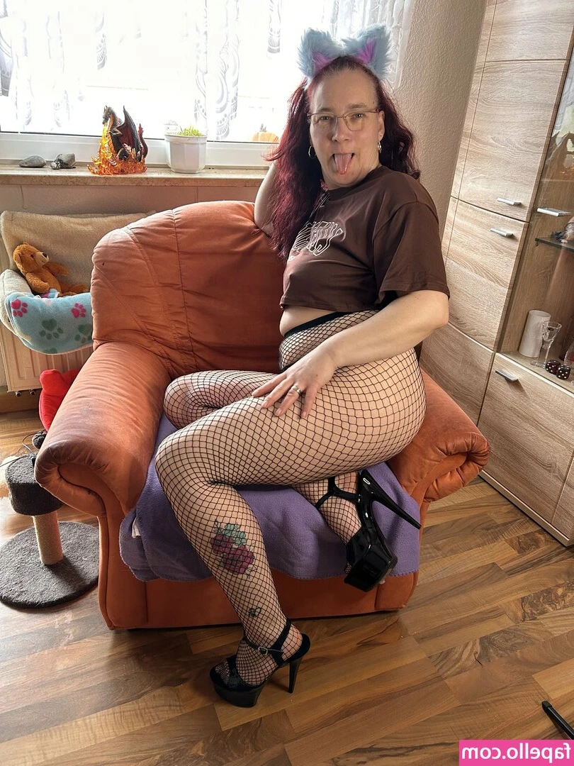 Margret Brown [ margret-brown ] - Goodmorning, do you want coffee or tea with your breakfast?