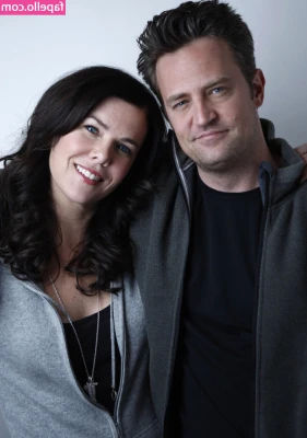 Lauren Graham [ lauren-graham ] - Push me up against the wall and do dirty things to me. 😈