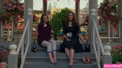Lauren Graham [ lauren-graham ] - Strawberry Baby ft Lillias Right