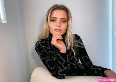 Abbey Lee [ abbey-lee ] - What should I dress up as next?