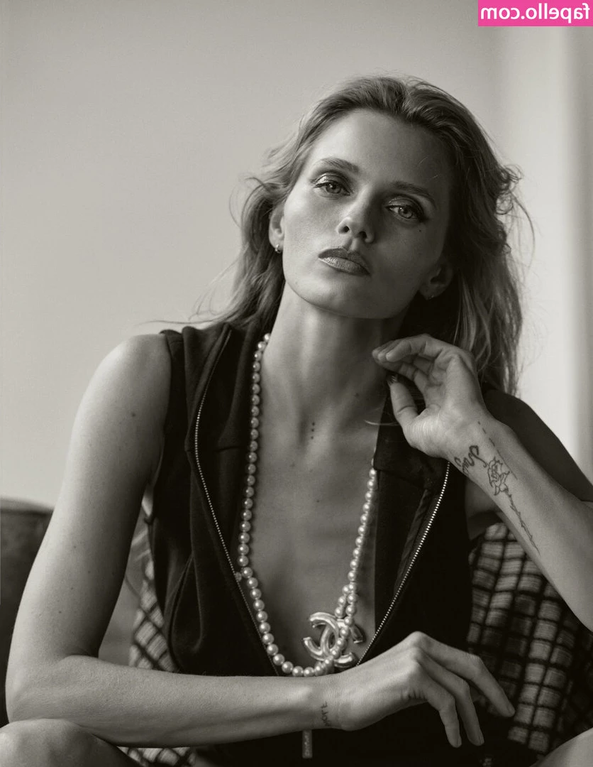 Abbey Lee [ abbey-lee ] - Mwah