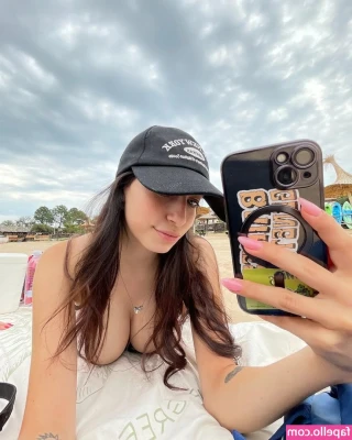 Milagros Seghi [ milagros-seghi-1 ] - sideways booty pic 🍑