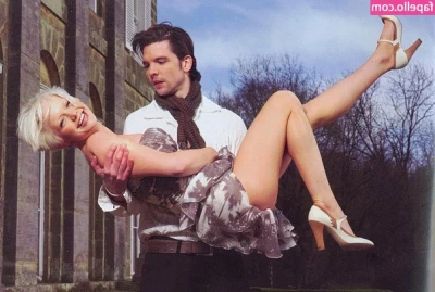 Hannah Spearritt [ hannah-spearritt ] - I was working on making a beat in the studio! Then I decided I’d