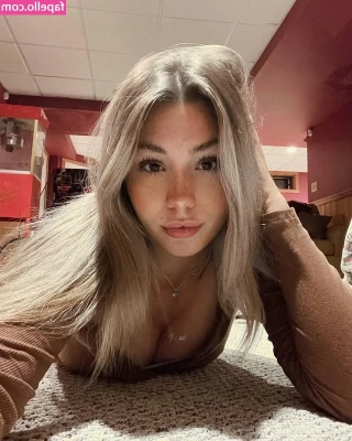 Kara Czapiga [ kara-czapiga ] - Cute late night selfie for my OF lovers🥰