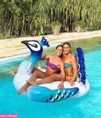 Bie & Branca Feres [ bie-branca-feres ] - Do you like the way I look in my bikini? 🤭