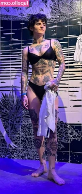 Vas Hal [ vas-hal ] - Pussy pink booty hole brown