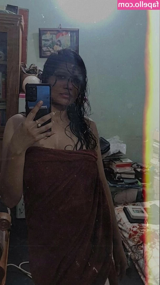Famil Faiza [ famil-faiza-1 ] - a very nice subscriber of mine suggested I play  fingers and toes  I