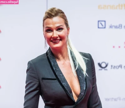 Franziska van Almsick [ franziska-van-almsick ] - Still soooo much Christmas content from me and @karlajames but who