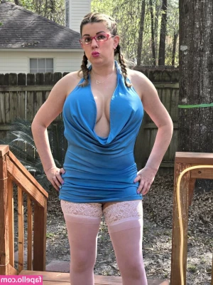 Savannahrae - Showing off while burping in my bikini