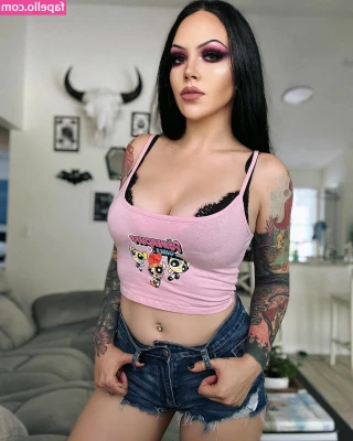 Molly Rennick [ molly-rennick-1 ] - ASS contest will you vote for me   love all the support    https