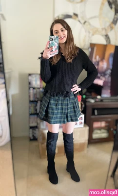 Molly Smith [ molly-smith ] - Are you into short big booty girls