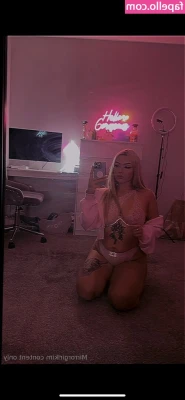 k.hh23 [ k-hh23-3 ] - Swipe to the end to see my favorite photo of the set :)