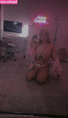 k.hh23 [ k-hh23-3 ] - Ho bisogno di qualcuno che venga in doccia con me e mi massaggi per