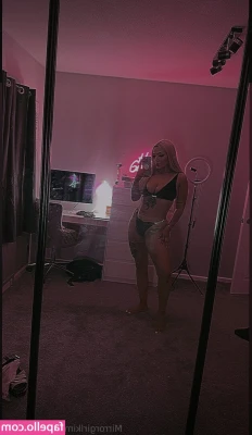 k.hh23 [ k-hh23-3 ] - sucking jello shots off of titties happens to be a hobby of mine that