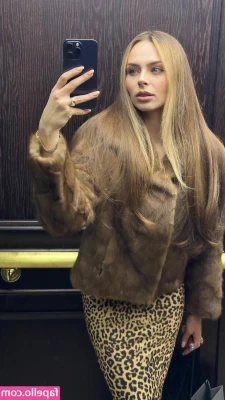 Mihalina Novakovskaya [ mihalina-novakovskaya ] - wanna help me undress? 😋