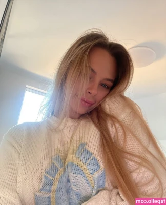 Mihalina Novakovskaya [ mihalina-novakovskaya ] - Vuoi vedere il nostro bacio lesbo con la lingua e come Joy mi