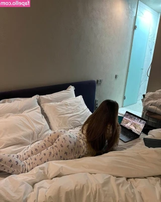 Mihalina Novakovskaya [ mihalina-novakovskaya ] - Some pics at a hotel I checked into for the day 💕