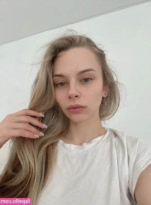 Mihalina Novakovskaya [ mihalina-novakovskaya ] - You know you want to smack it! 😘