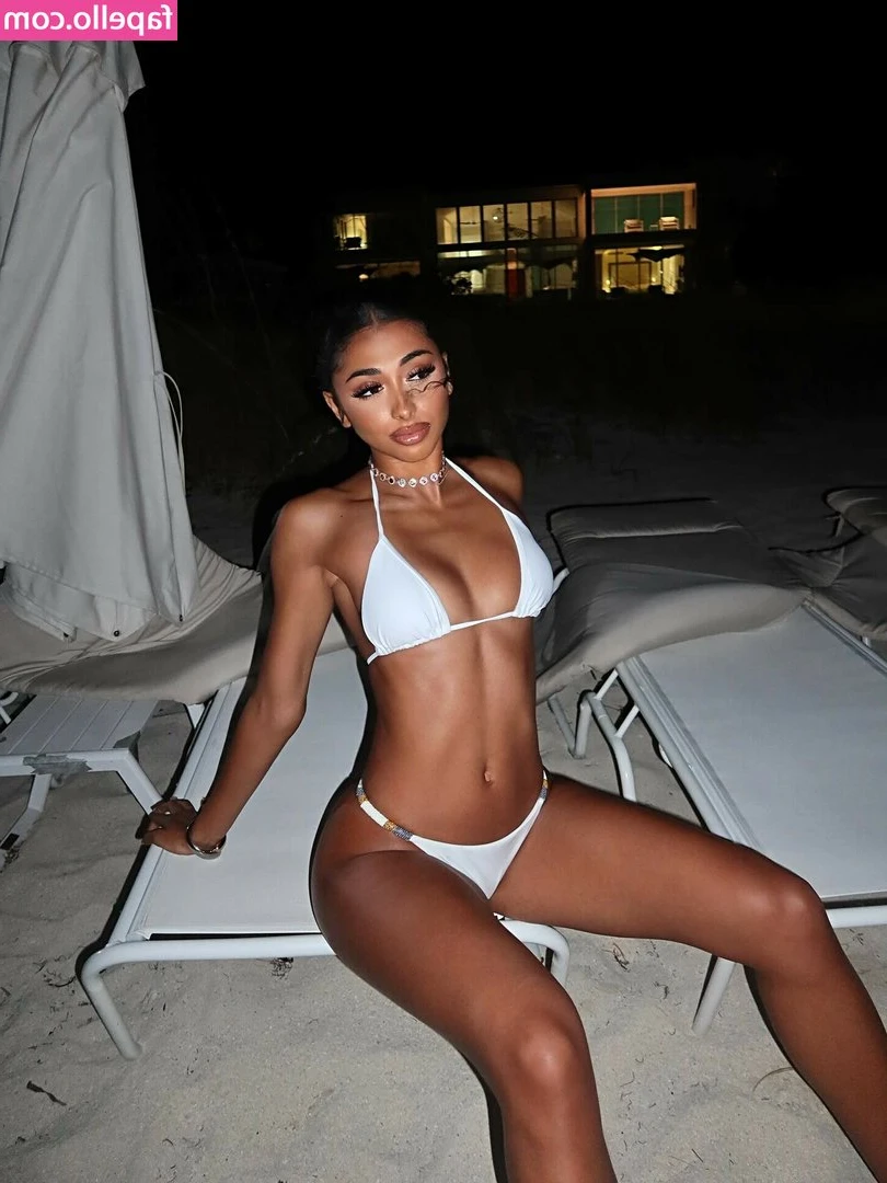 Jaya Araye Williams [ jaya-araye-williams ] - Last night was about the pussy, tonight it's time for boobie fun 😁