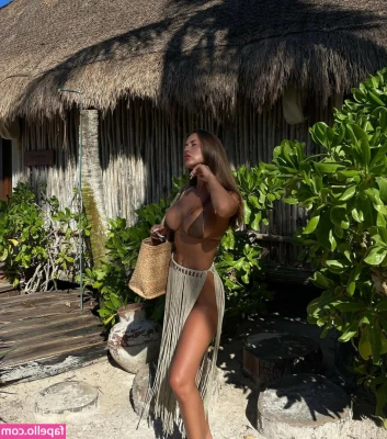 Anastasia Anikina [ anastasia-anikina ] - Definitely the floor must be swept 😂