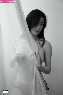 Min.E [ min-e ] - Sola en casa tocándome 🥺