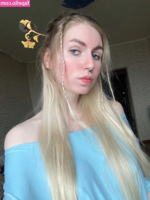 Sasha Dias [ sasha-dias ] - Have you ever just enjoyed watching someone eat their ice popsicles?