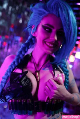 Sasha Dias [ sasha-dias ] - It’s always a challenge not to cum to fast in these vids😩