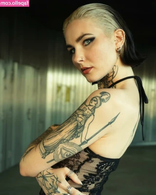 Nikolina - Follow my new Twitter my old one was banned TheeKellyPierce