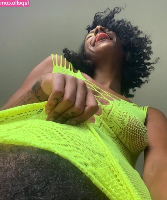 hairygoddess - hold my legs with your hands when you suck on it, ahh