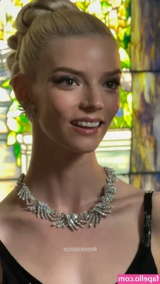 Anya Taylor-Joy [ anya-taylor-joy ] - I just realized that I have XXX clips on here from back in 2019. If