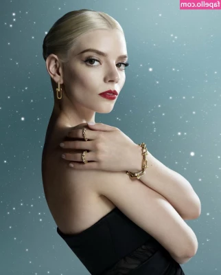 Anya Taylor-Joy [ anya-taylor-joy ] - hoy ando traviesa   en bikini y algo más  si me lo quitas hay